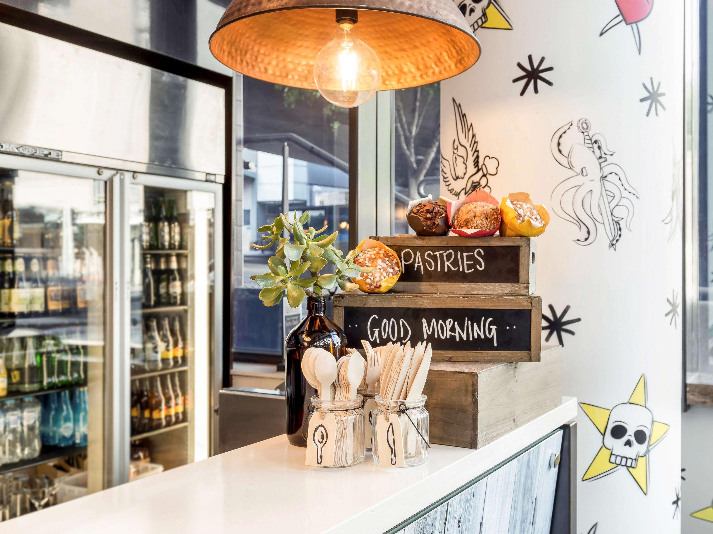 Отель Ibis Sydney Barangaroo Экстерьер фото