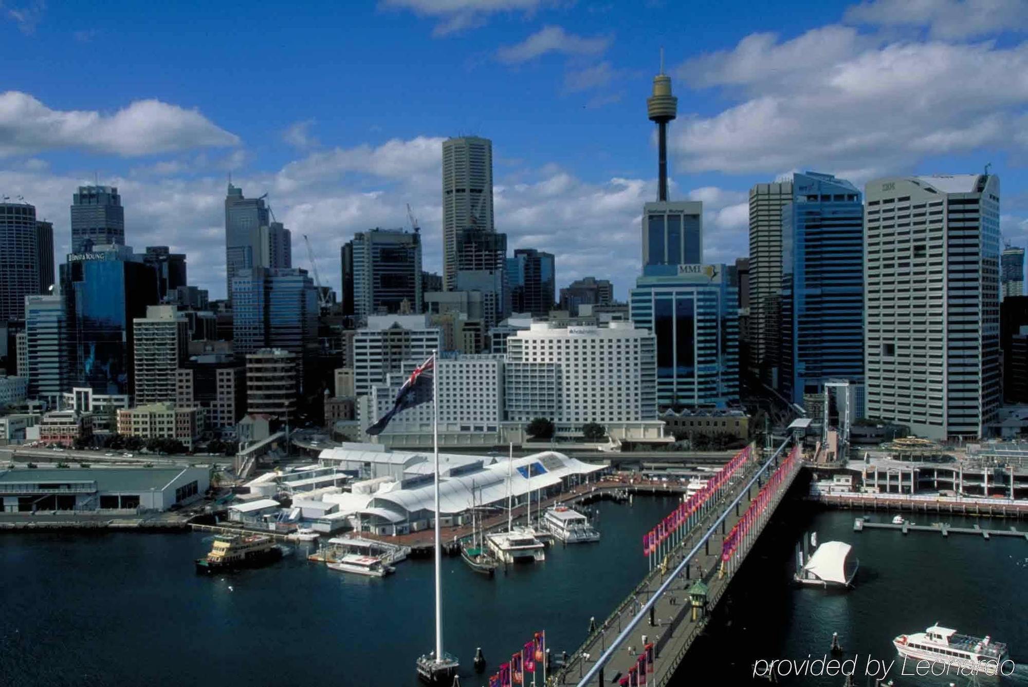 Отель Ibis Sydney Barangaroo Экстерьер фото