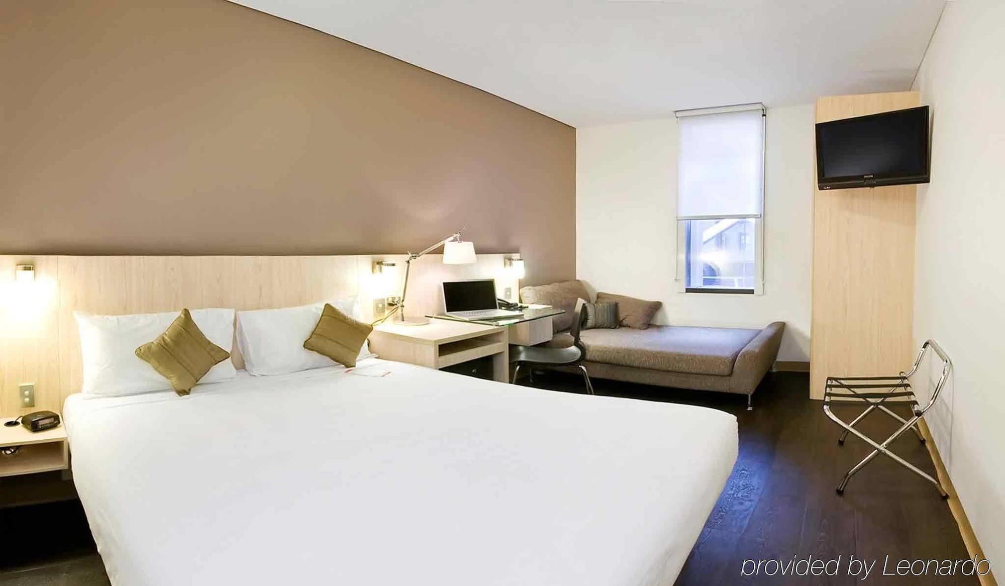 Отель Ibis Sydney Barangaroo Экстерьер фото