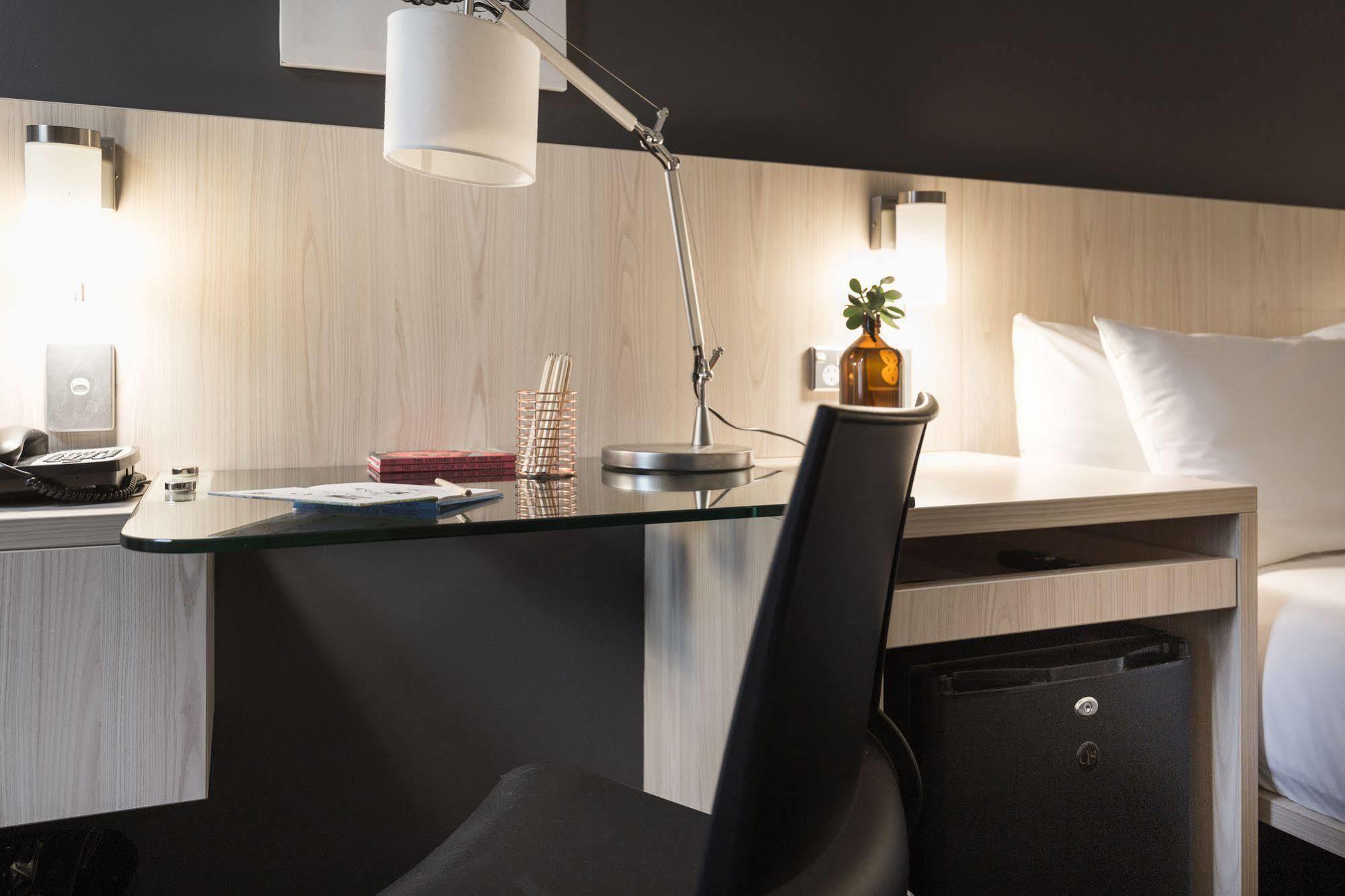 Отель Ibis Sydney Barangaroo Экстерьер фото